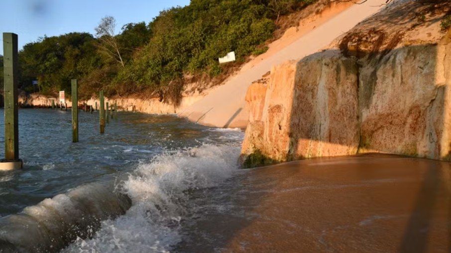 Divulgação/Prefeitura de Natal Aumento do processo erosivo em Ponta Negra, Natal - RN