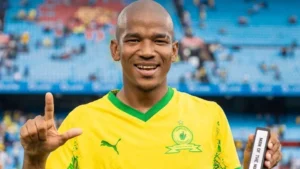 Jayden Adams durante partida da Copa do Mundo de 2026 pela seleção da África do Sul.