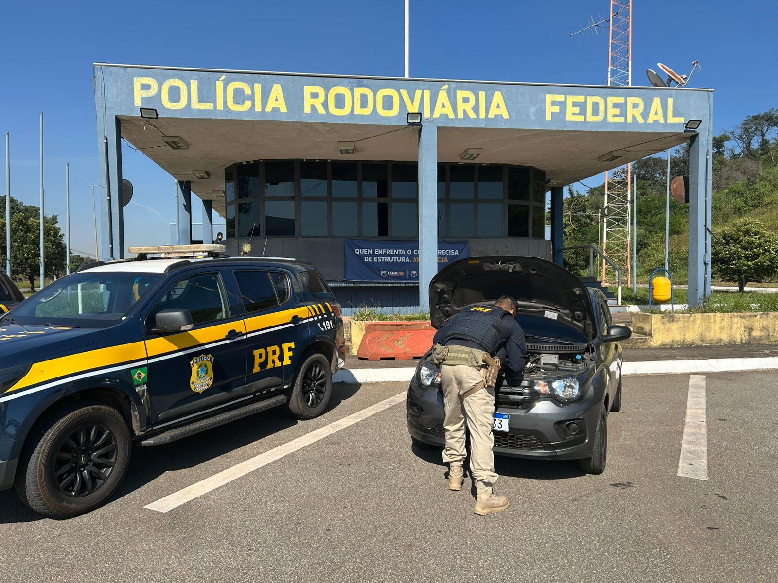 Viatura da Polícia Rodoviária Federal durante fiscalização na BR-381, em Minas Gerais.