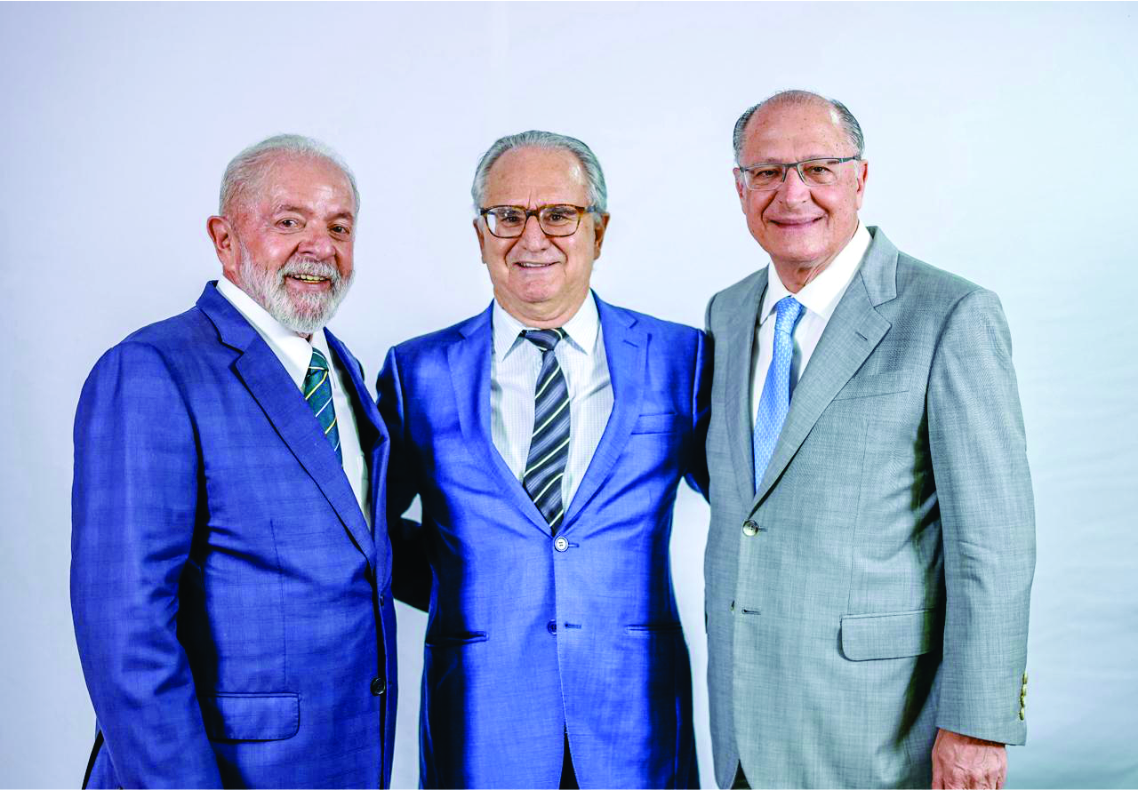 Lula, Laércio Ribeiro e Geraldo Alckmin durante encontro político